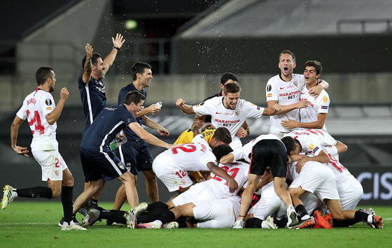 包含转折点塞维利亚主帅复盘；英超加时末段攻防权衡；信心回归；纪律约束更严格的词条九游游戏下载安全