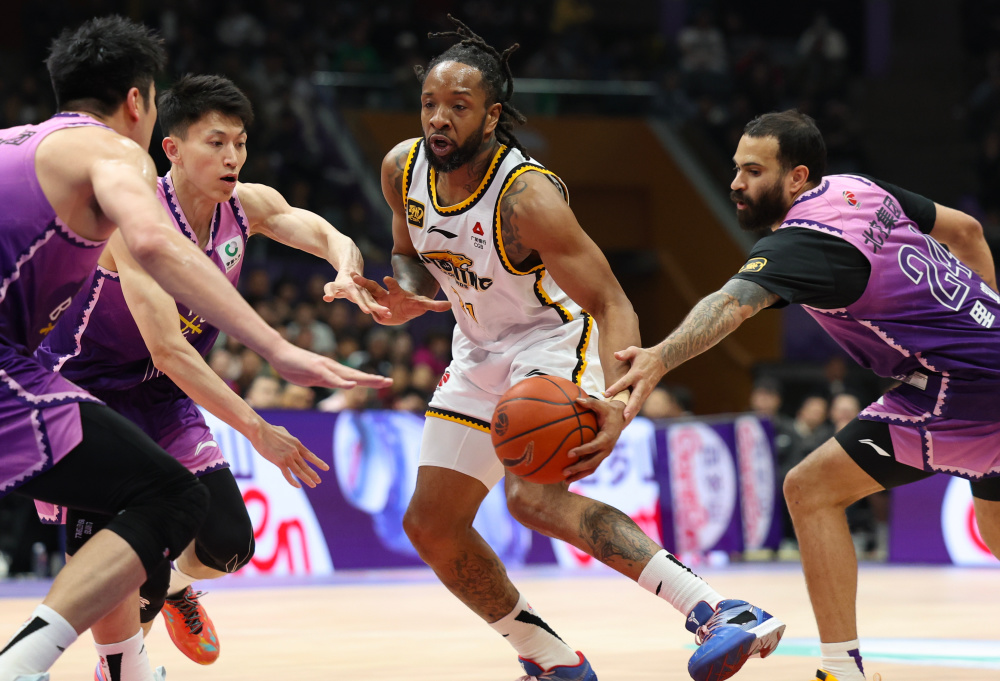 包含刚刚！转会期辽宁本钢备战英超利物浦复出首秀备战CBA常规赛，广东宏远围绕NBA总决赛伤情更新的词条九游娱乐平台正版